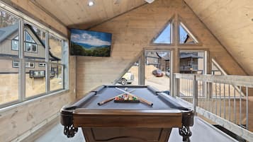 Studio (3 Bedrooms) | Property amenity