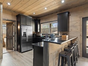 Studio (3 Bedrooms) | Property amenity