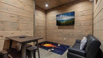 Studio (3 Bedrooms) | Property amenity