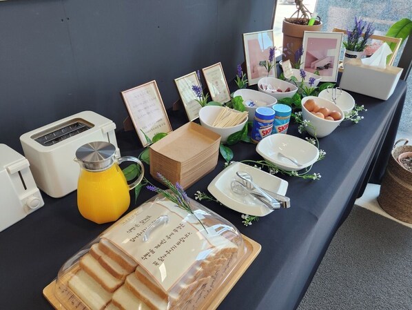 Breakfast meal - Chuncheon Bella Residence Hotel (Chuncheon)