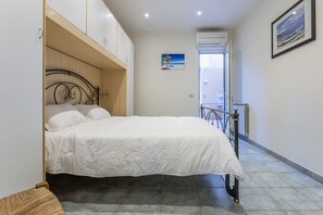 2 bedrooms, iron/ironing board, travel cot, free WiFi - Lovely apartment for 4 guests with WIFI, A/C (Viareggio)