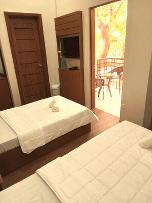 Basic Twin Room | Terrace/patio - Villamarilyn Resort and Hotel (Coron)