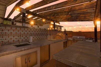 Dove Creek Retreat - Resort Style Home, Saltwater Pool/Jacuzzi, Highspeed Wi-Fi