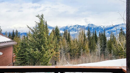 The Arete: 3-bedroom mountain townhouse with hot tub