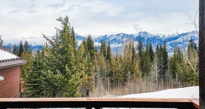 The Arete: 3-bedroom mountain townhouse with hot tub