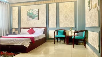Deluxe Double Room | Minibar, desk, blackout drapes, soundproofing