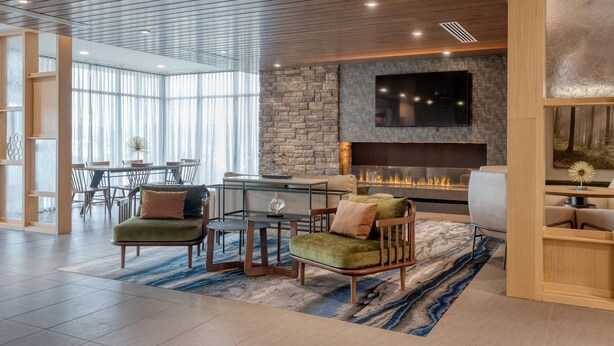 Lobby-lounge