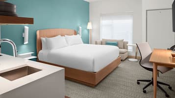 Studio, 1 King Bed, Kitchen | In-room safe, desk, laptop workspace, blackout drapes