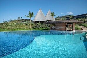 2 outdoor pools, pool umbrellas, sun loungers - TA’AKTANA, a Luxury Collection Resort & Spa, Labuan Bajo (Labuan Bajo)