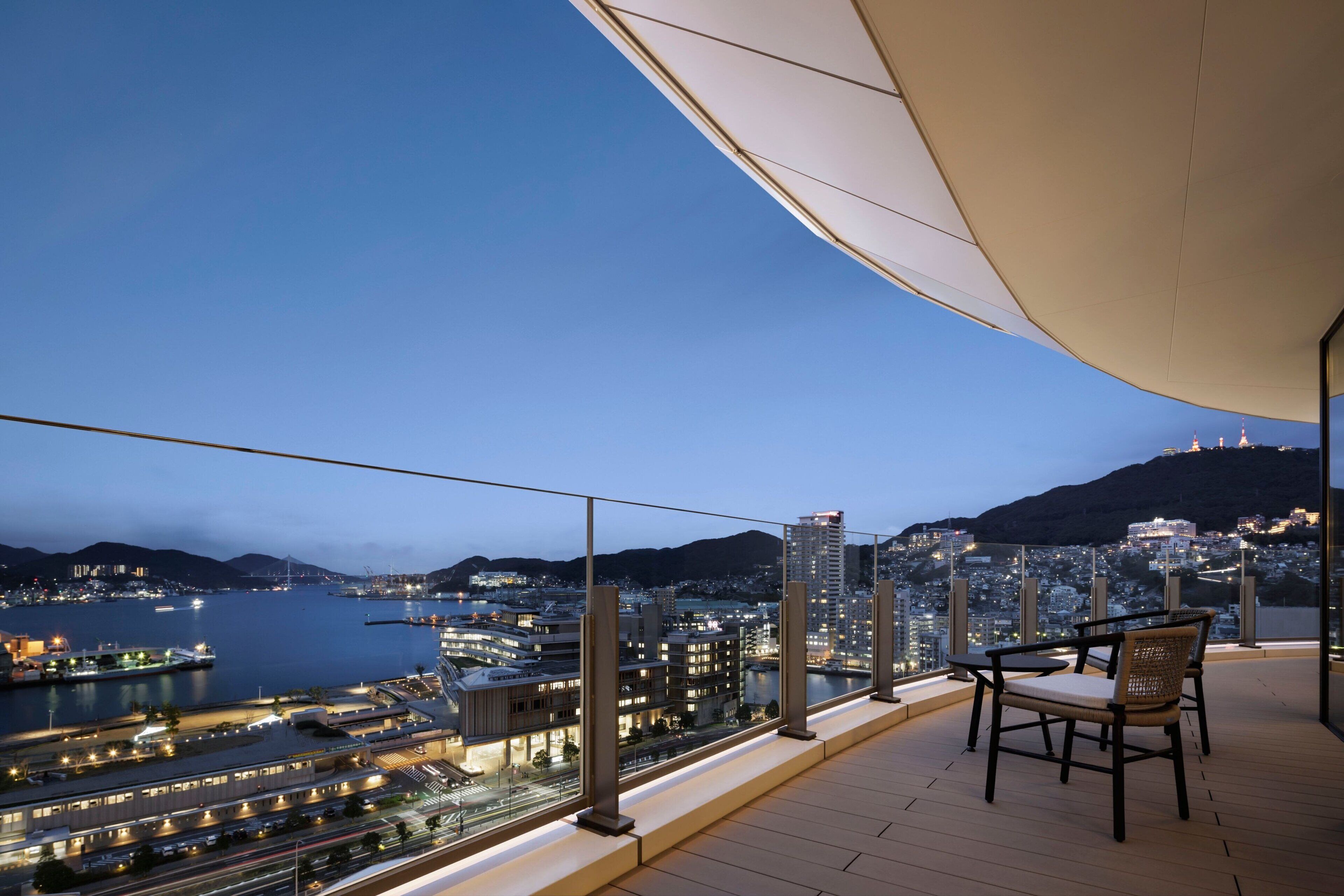 迷你吧、書桌、遮光布/窗簾、熨斗/熨衣板