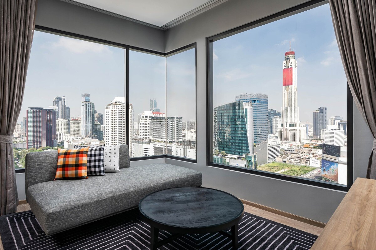 Moxy Bangkok Ratchaprasong