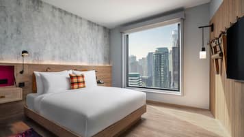 Huone, 1 keskisuuri parisänky, tupakointi kielletty, kaupunkinäköala (Corner) | 1 makuuhuone, tallelokero huoneessa, työpöytä