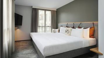 Suite, 1 queensize bed, niet-roken | Hypoallergeen beddengoed, een bureau, een laptopwerkplek