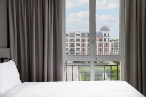 Room, 2 Twin Beds, Non Smoking, City View | 1 bedroom, hypo-allergenic bedding, desk, laptop workspace