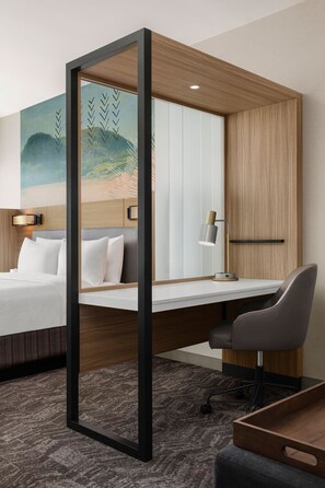 Desk, blackout curtains, free WiFi, bed sheets - SpringHill Suites by Marriott Chula Vista Eastlake (Chula Vista)