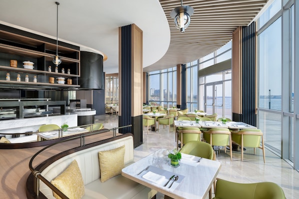 2 restaurants, breakfast served - Qingdao Marriott Hotel Jiaozhou (Qingdao)