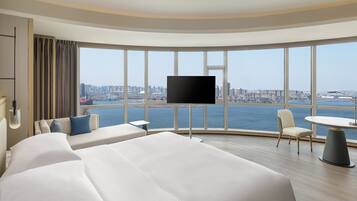 Down comforters, minibar, in-room safe, desk