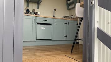 Fridge, microwave, coffee/tea maker, toaster