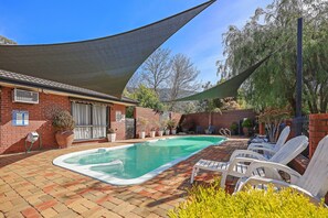 Sesongbasert utendørsbasseng