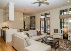 Televisión, oficina