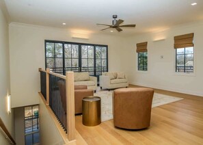 Interior - Jefferson Manor A | Best Playoff Weekend Rate (Oxford)