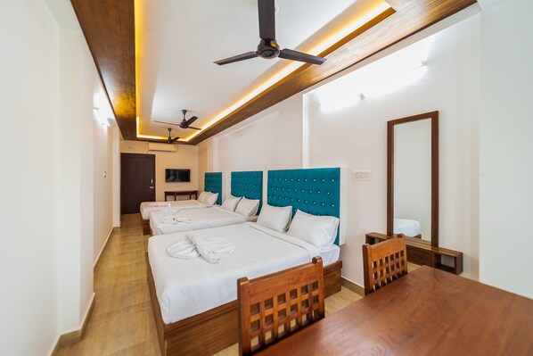 尊荣开间套房 | 埃及棉床单、高档床上用品、办公桌、免费 WiFi