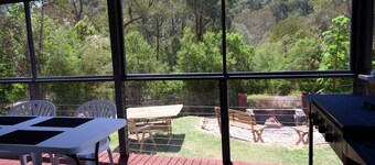 Kevington Bush wonderland to unwind and relax. Beautiful in Summer and Winter.