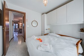 2 bedrooms, free WiFi, bed sheets