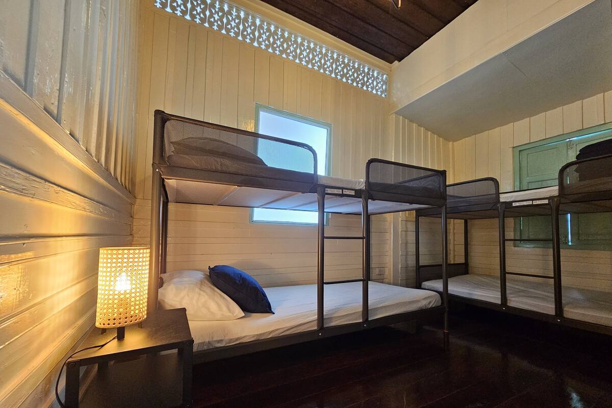 Basic Room, 1 Bedroom, Non Smoking | 1 bedroom, WiFi (free), bed sheets