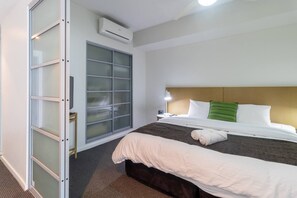 1 bedroom, travel cot, free WiFi, bed sheets