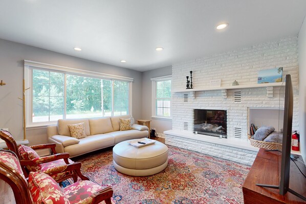 Télévision, cheminée