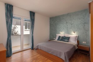 Family Apartment, 1 Bedroom, Sea Facing (Family Resort Santa Maria II) | 1 bedroom, free WiFi, bed sheets