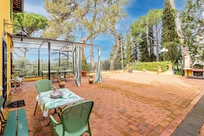 Outdoor dining - Villa Paola Private Pool Gym in Chianti (Montespertoli)