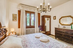 Family House, Multiple Bedrooms, Mountainside (Villa Paola Private Pool Gym in)