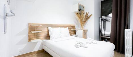 1 slaapkamer, een strijkplank/strijkijzer, wifi, beddengoed