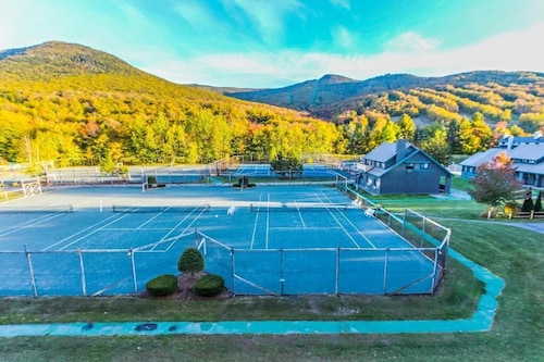 The Mountain Retreat - Loon Mtn - Pools - Views - Shuttle Service