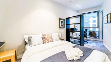 1 bedroom, desk, iron/ironing board, WiFi