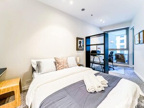 1 bedroom, desk, iron/ironing board, WiFi