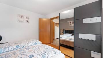 1 bedroom, free WiFi, bed sheets