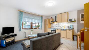 Fernseher, DVD-Player, Stereoanlage