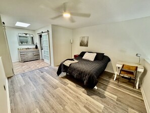 1 bedroom, desk, iron/ironing board, free WiFi