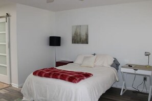 1 habitación, escritorio, tabla de planchar con plancha y wifi gratis 