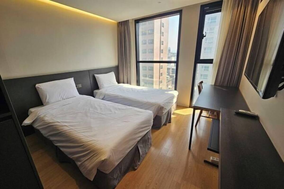 In-room safe, blackout drapes, WiFi (free), bed sheets
