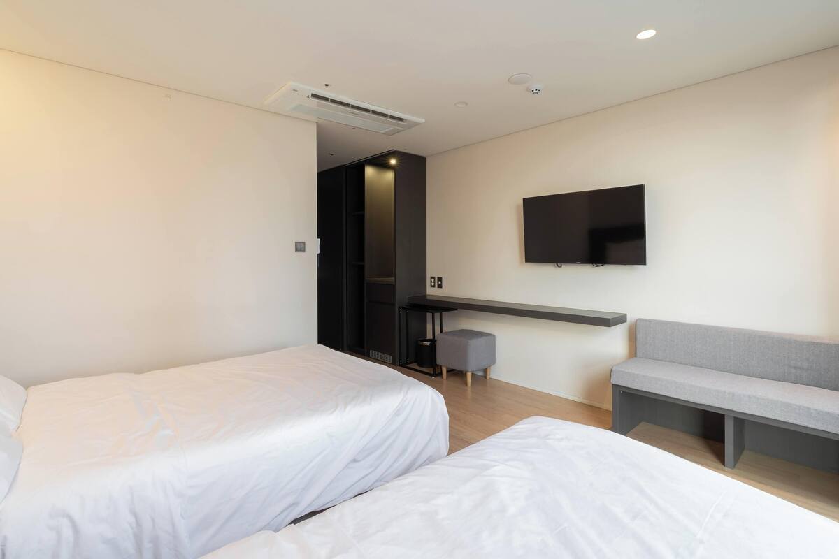 In-room safe, blackout drapes, WiFi (free), bed sheets