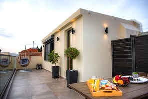 Superior Suite | Terrace/patio - Athens Muses Suites (Athens)