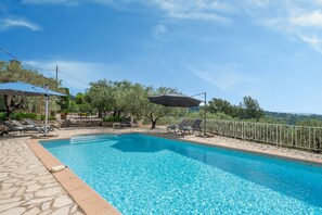 Pool - Villa Les Olivettes – Luxury villa with Heated Pool & Stunning Views (Fayence)