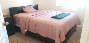 5 chambres, fer et planche à repasser, Wi-Fi gratuit, draps fournis