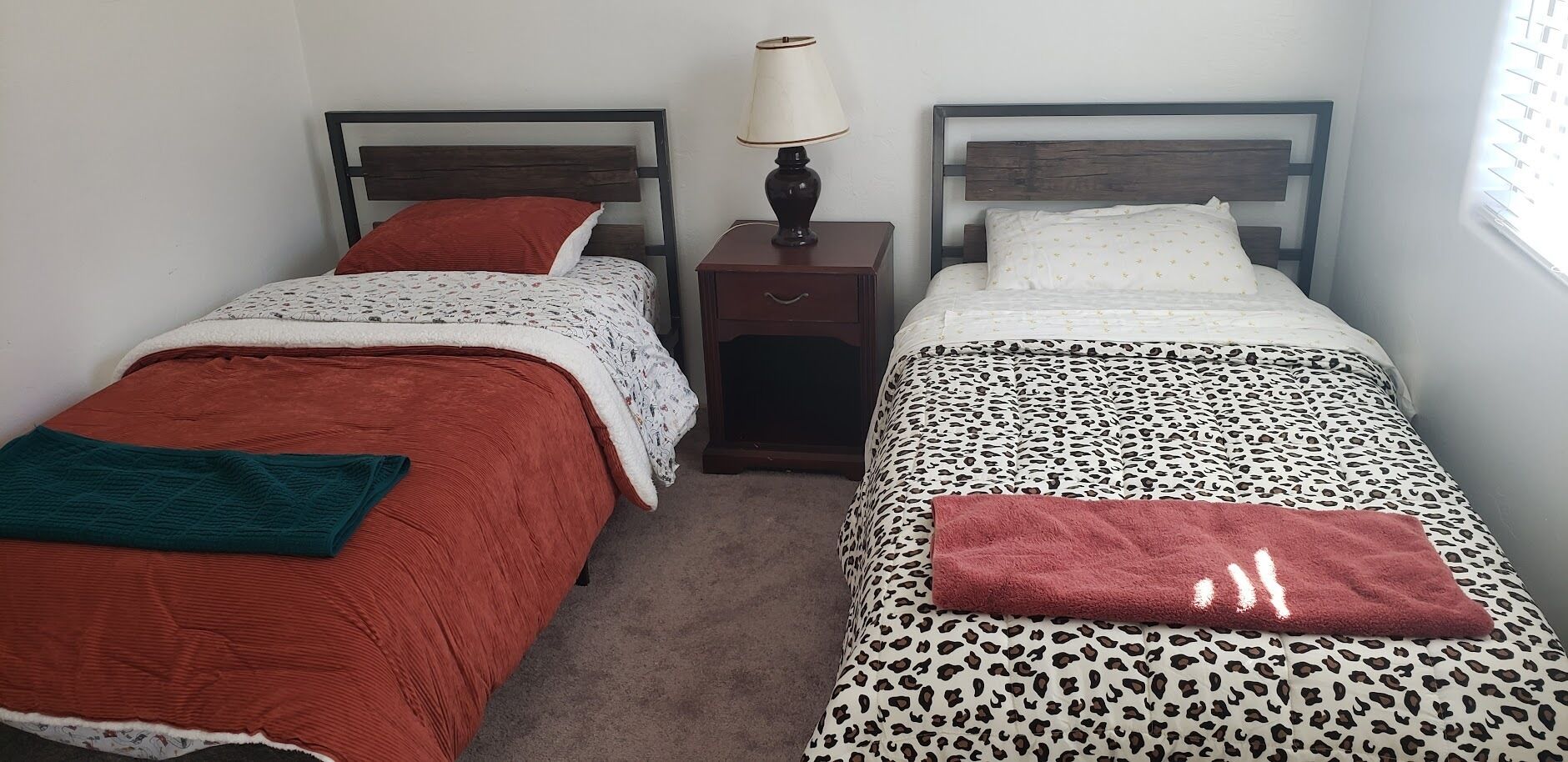 5 bedrooms, iron/ironing board, free WiFi, bed sheets