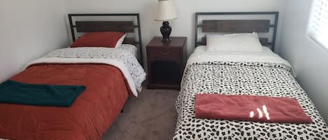 5 bedrooms, iron/ironing board, free WiFi, bed sheets