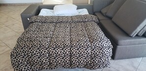 5 habitaciones, tabla de planchar con plancha y wifi gratis 